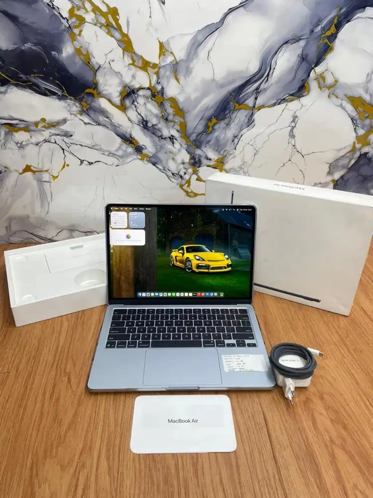 Macbook Air Retina 132025, Garansi 2bulan