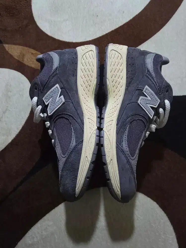 New Balance 2002r