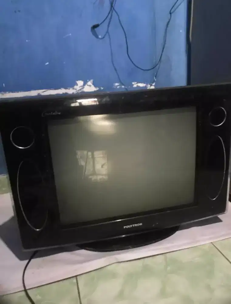 Tv dan set top box nya