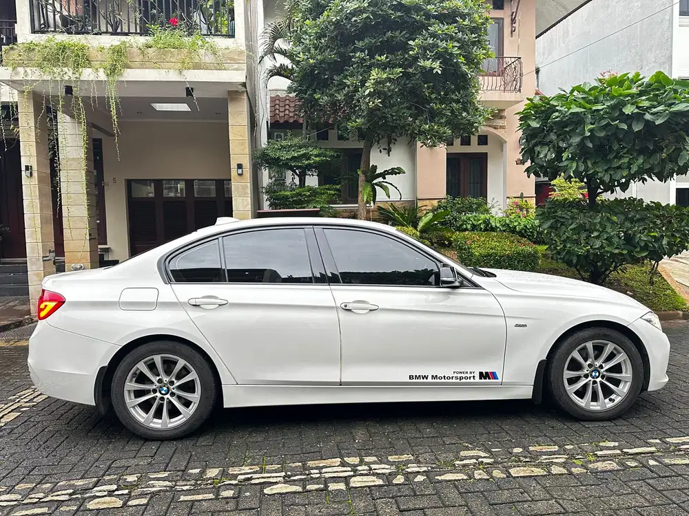 BMW 320i 2017 Bensin Nik 1217 Digital