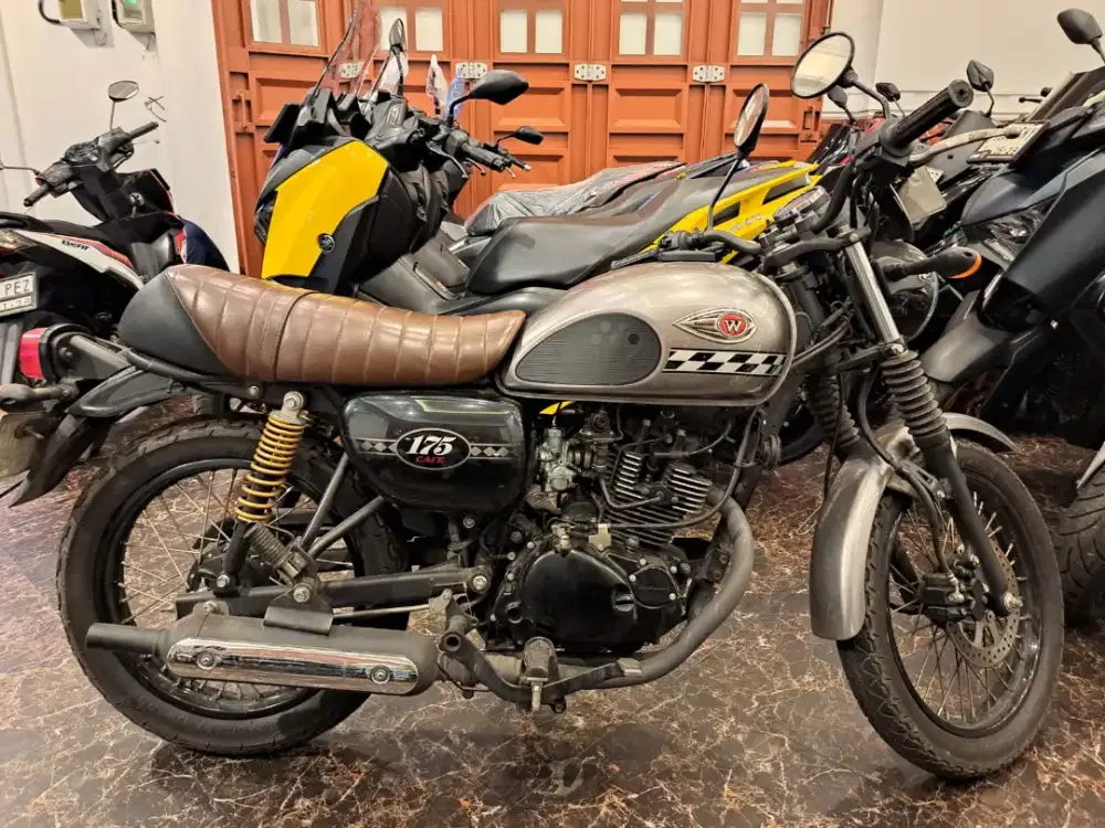 HUB IMA DP 2.5 JT KAWASAKI W 175 CAFE 2022 . KM 4000AN FREE OLI SERVIS