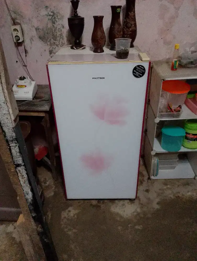 Dijual kulkas 1 pintu Polytron