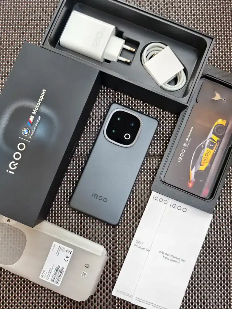 IQOO 13 12/256GB Fullset Like New BH 100%