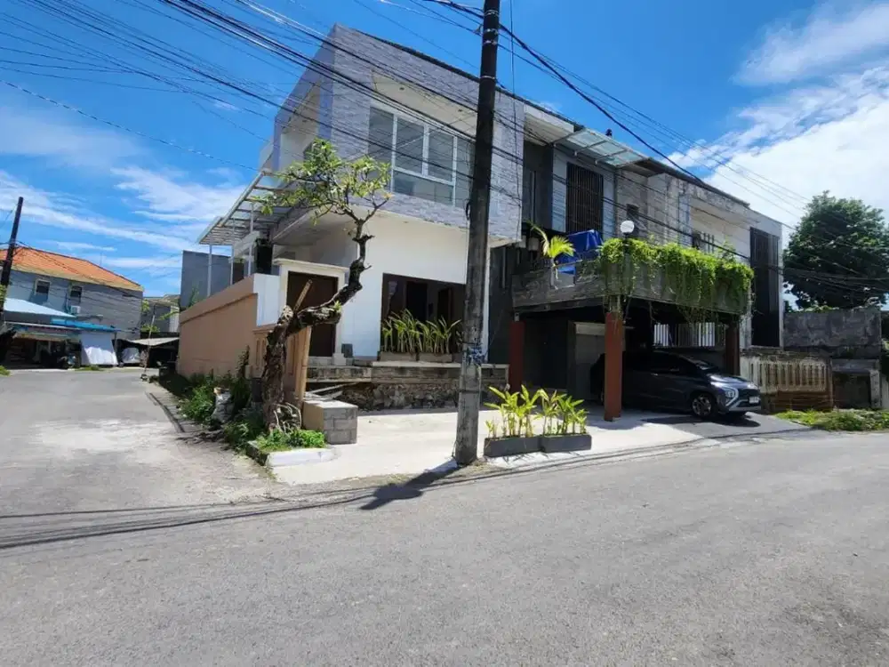 Villa dijual di kawasan Sunset Road, Kuta.