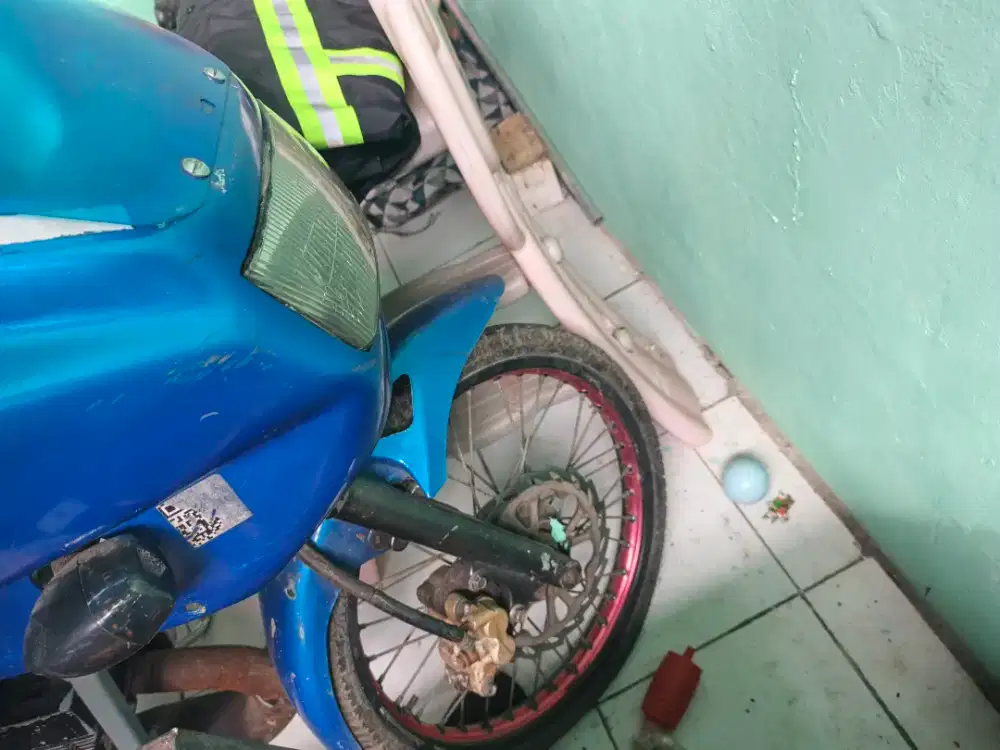 SUZUKI RGR 150 TAHUN 1994