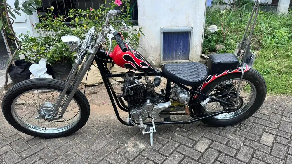 Motor Custom Skinny Chopper Scorpio