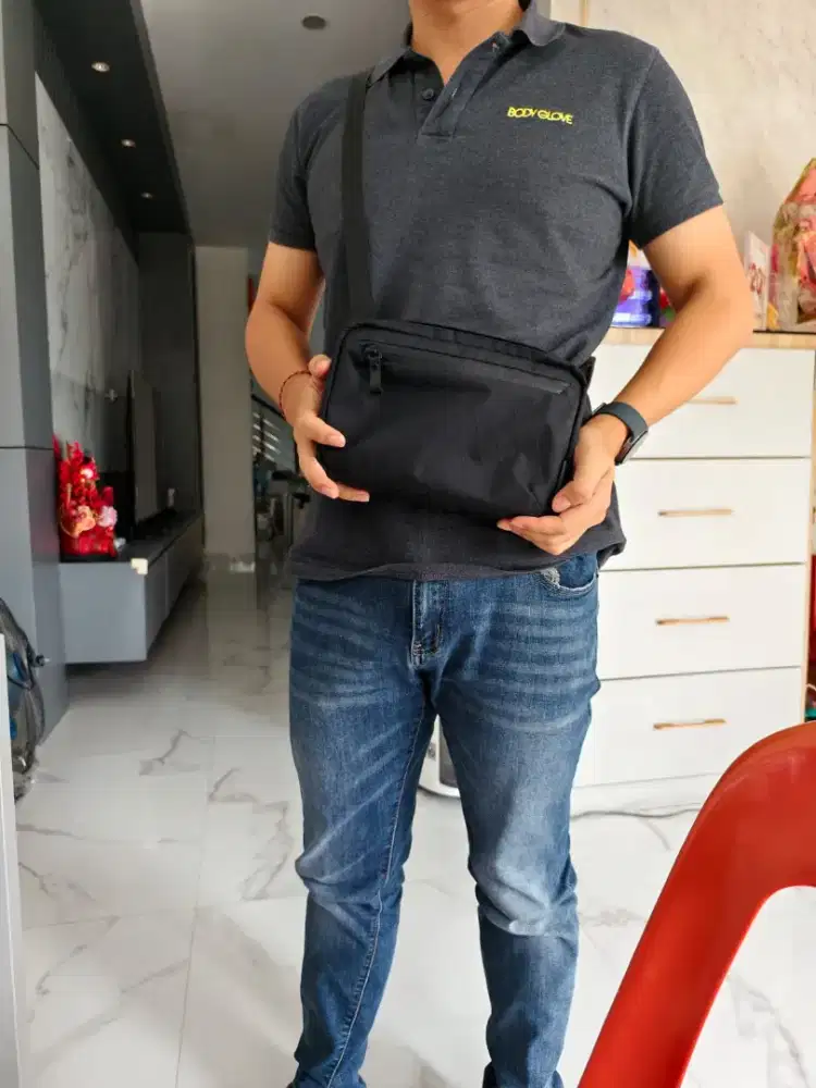 Alpaka elements tech - sling bag pria - black vx21