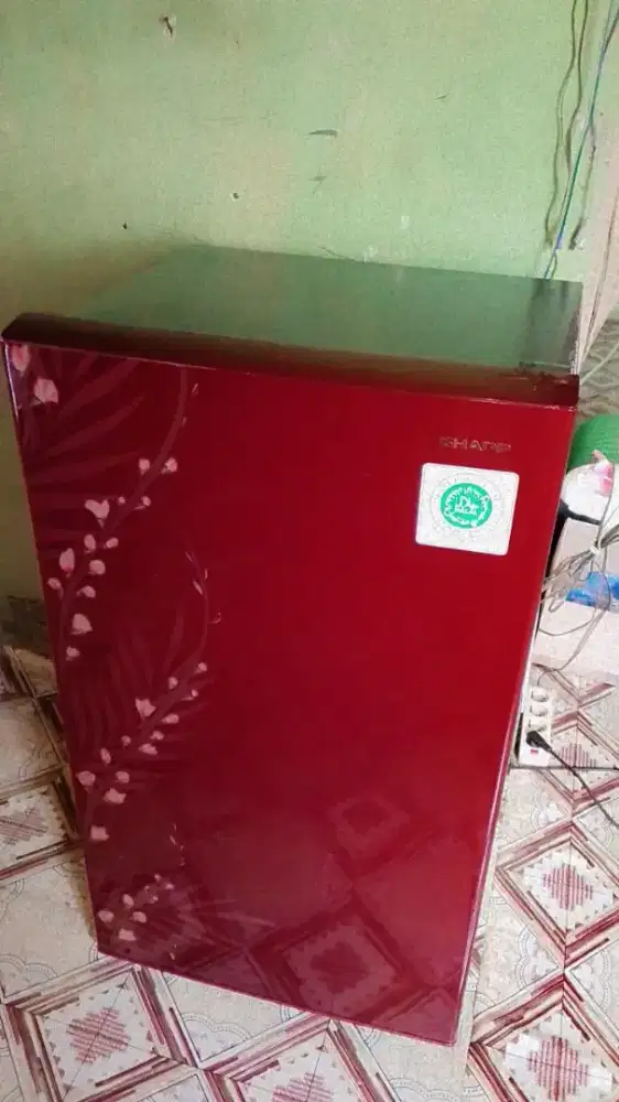 Kulkas 1pintu Sharp kirei siap pakai,no minus.