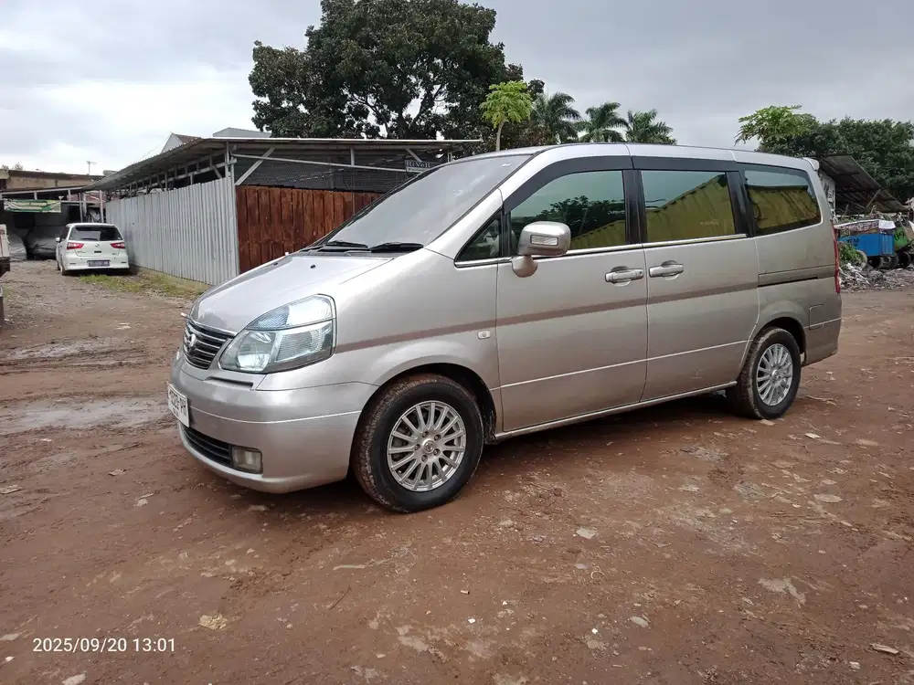 Nissan Serena 2010 Bensin