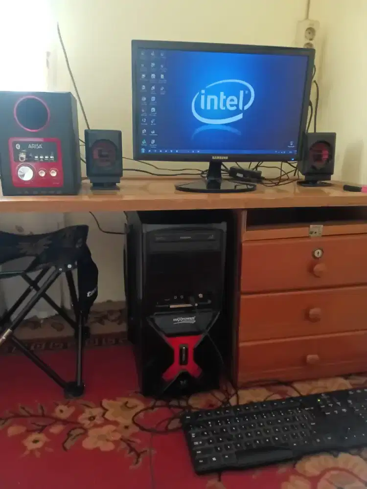 Dijual cepat Komputer Intel Core i3,Monitor, Keyboard,Mouse,Speaker