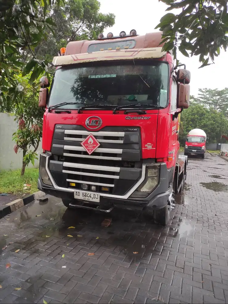 Dijual UD Truk Quester GWE280 Tahun 2018