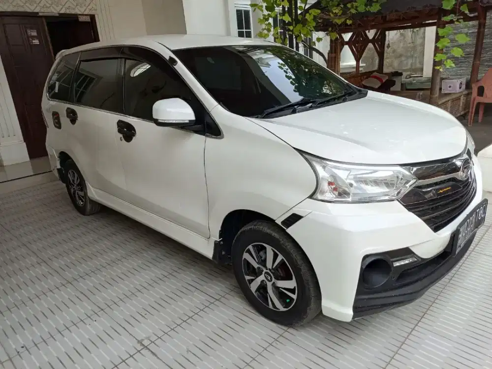 Xenia R 2017 sporty Manual