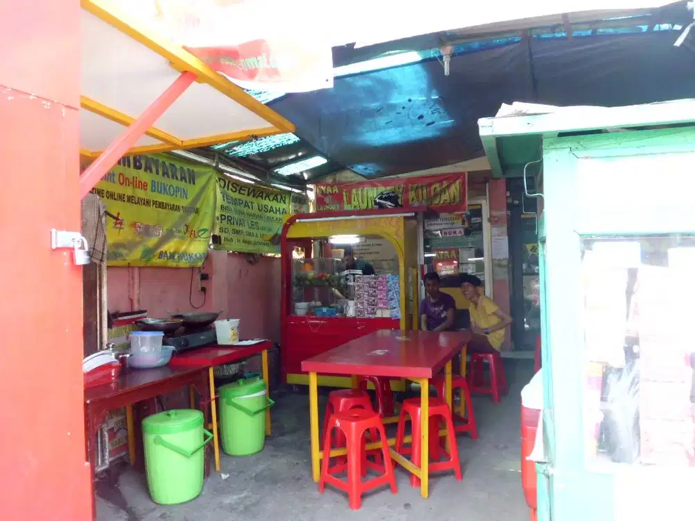 Perlengkapan usaha kuliner, meja,kursi,etalase,gerobak,lapak,ruang,dll