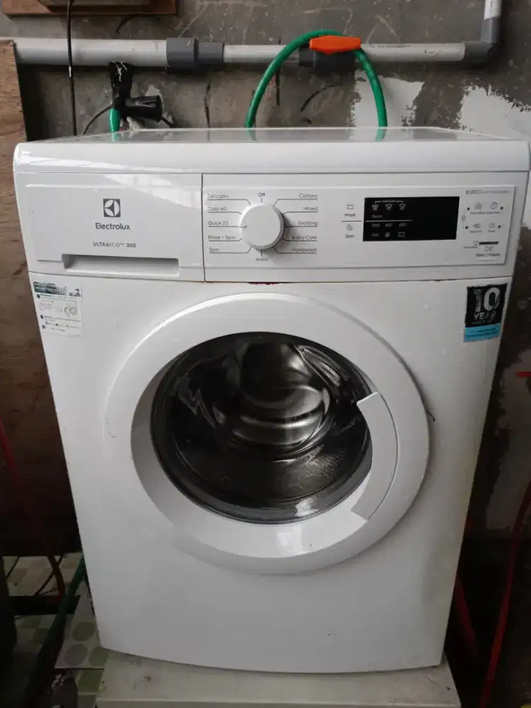Mesin cuci elektrolux