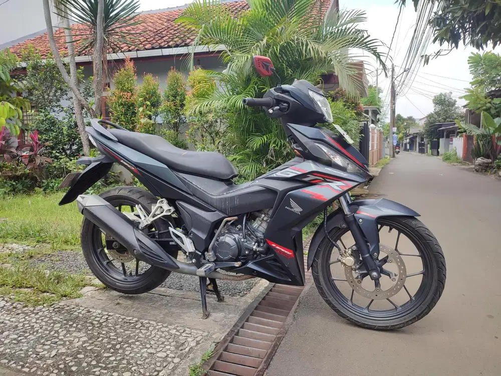 HONDA SUPRA GTR 150 TAHUN 2018 BAGUS