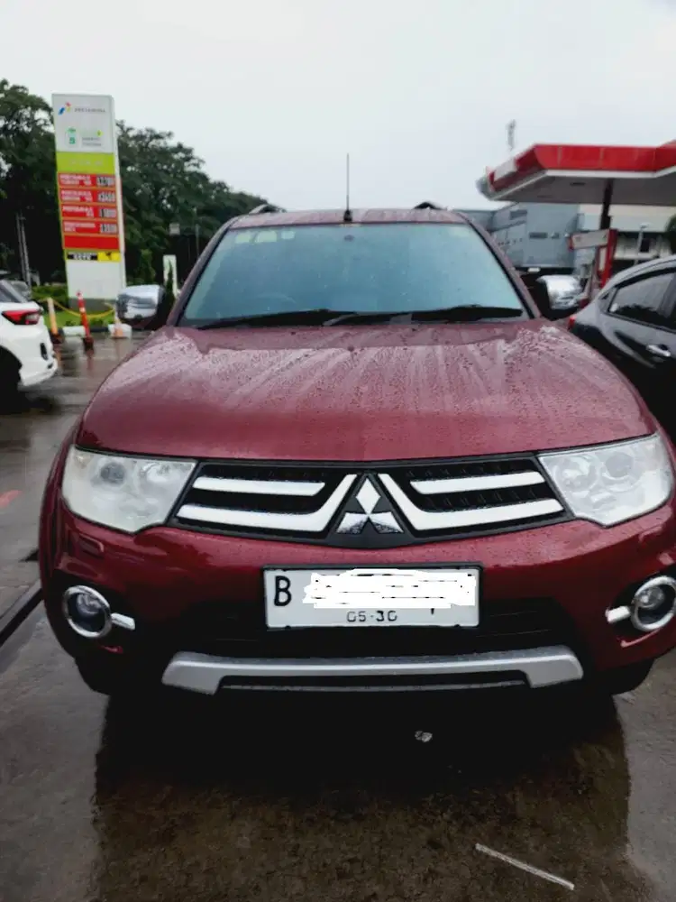 MOBIL PAJERO SPORT DAKAR PEMAKAIAN 2015 TANGAN PERTAMA DARI BARU