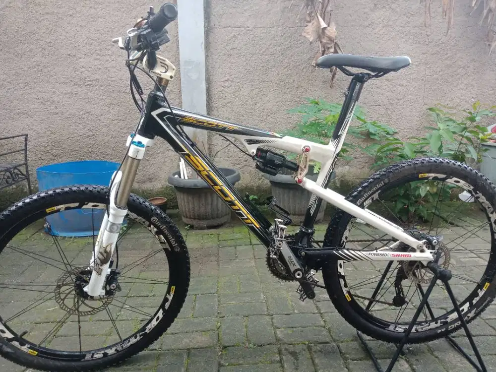 Sepeda MTB SCOTT SPARK