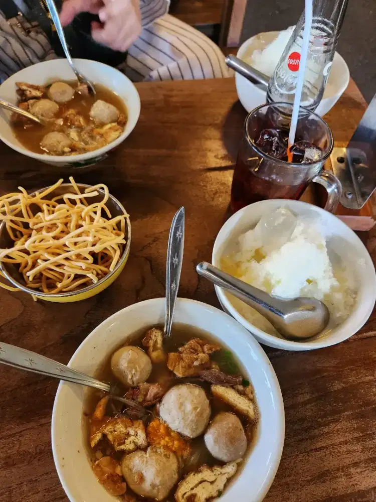 LOWONGAN KERJA DI WARUNG MAKAN