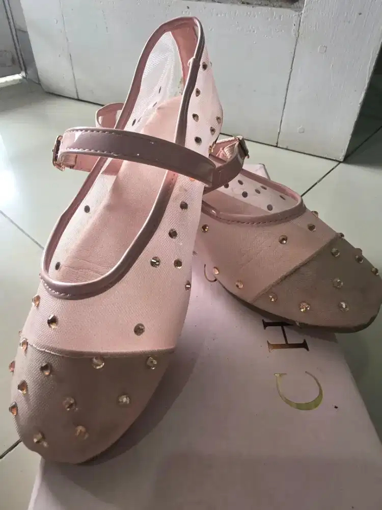 Sepatu chrissie anak bekas