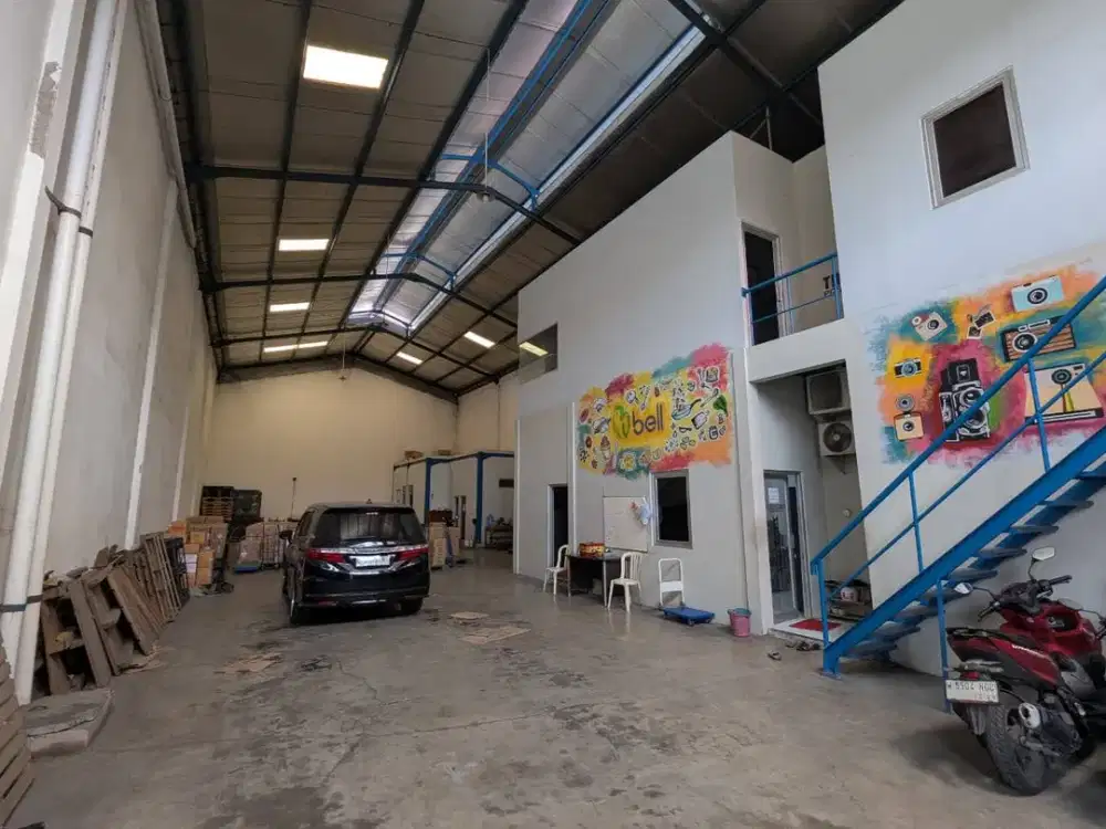 Dijual Gudang Siap Pakai 2 LT, Strategis Dekat Bandara, Gedangan, Sda