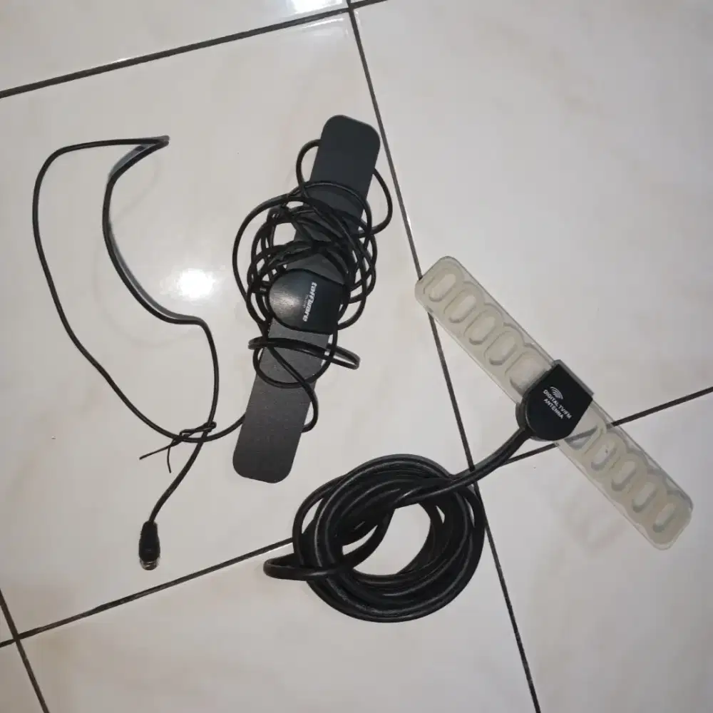 Antena digital mobile car untuk tv radio merk  taffware