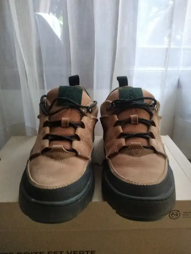 FS : Clarks go darks sand nubuck benycrums