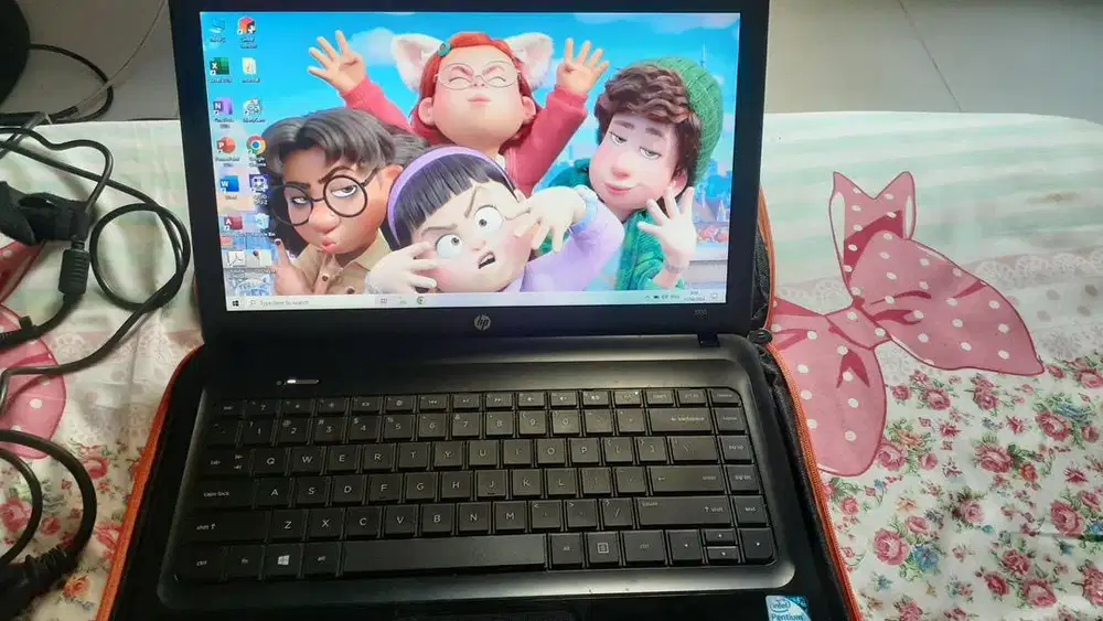 Laptop HP 1000 Ram 4 GB siap pakai nego tipis