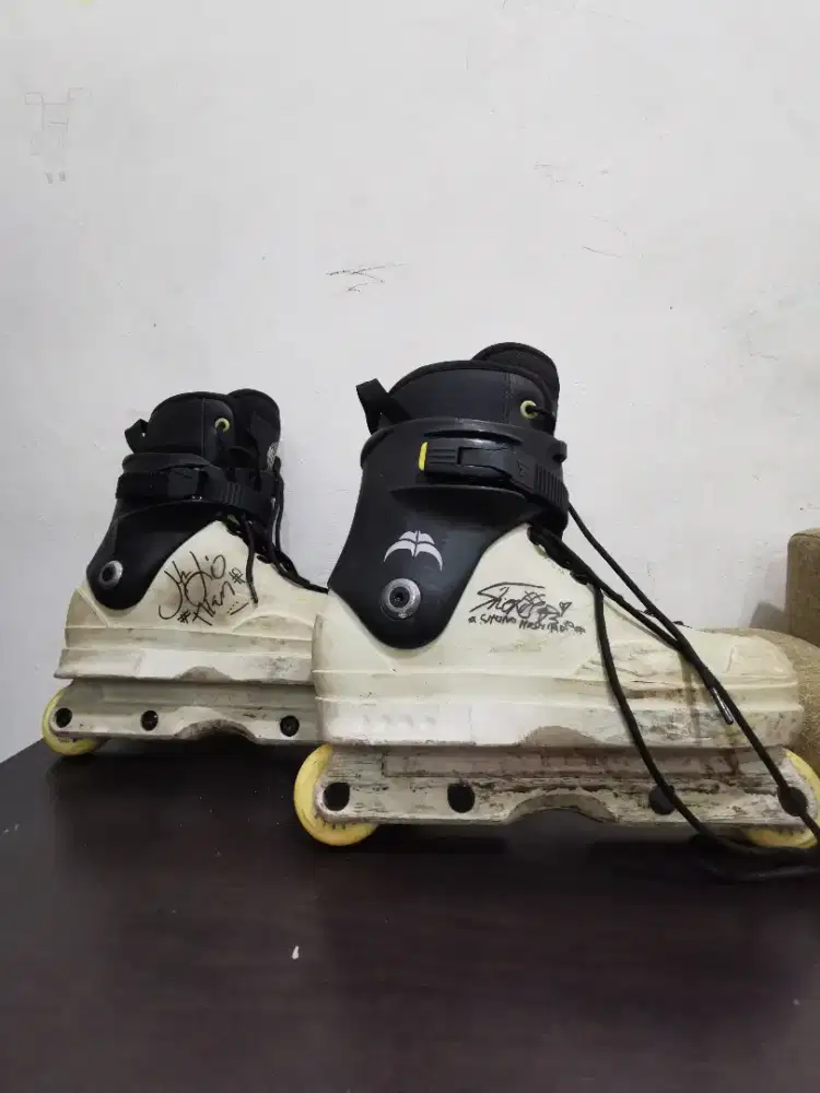 Sepatu Roda Aggressive Them Skate Size M