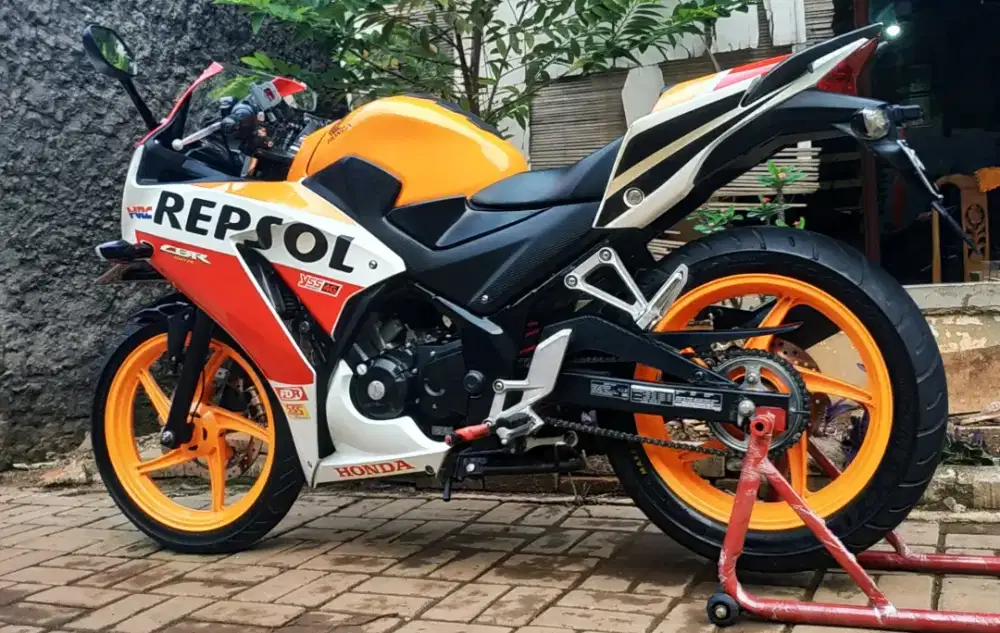 CBR 150 R K45A 2015 Repsol Edition