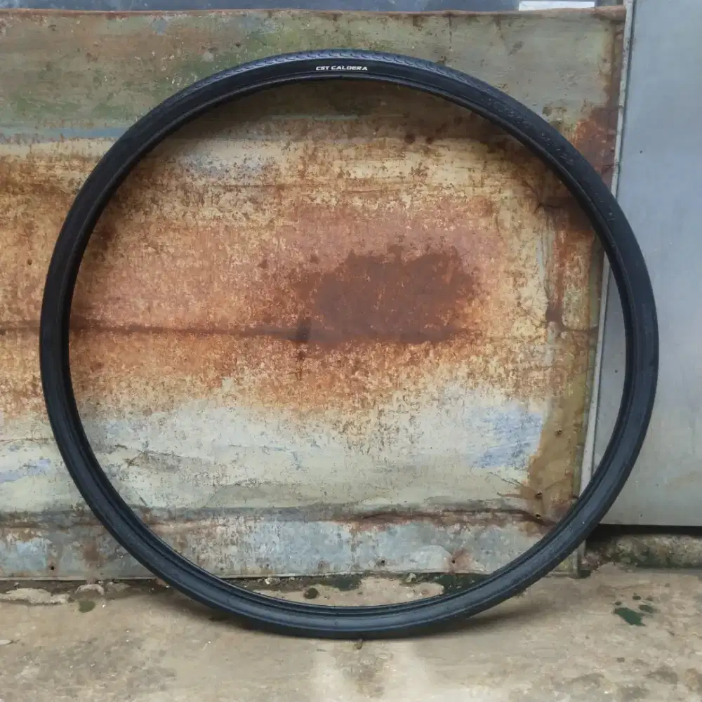 BAN LUAR 700X28 CALDERA CST SECOND