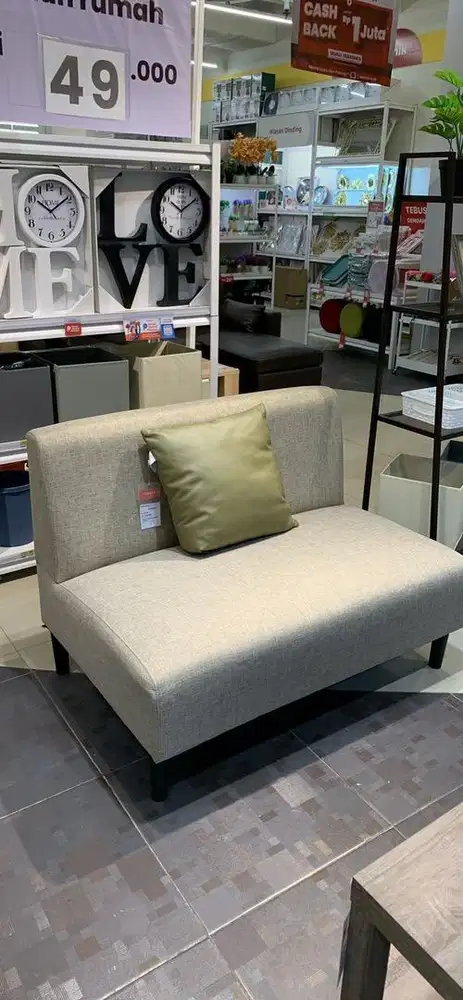 sofa 2 seatter warna cream