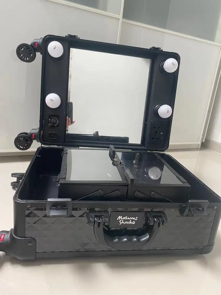 MASAMI Case With Mirror & Lamp / Make Up Case