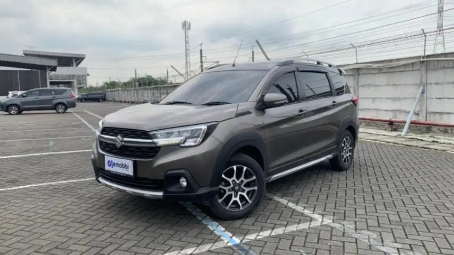 DP RENDAH - Suzuki XL7 1.5 Zeta Bensin-MT 2022 SFAS