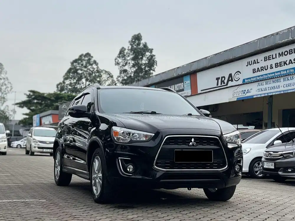 DP 15JT // OUTLANDER SPORT PX 2.0 AT 2016 HITAM