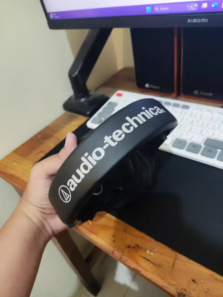 Audio-Technica ATH-M40x Professional Studio Monitor Headphone