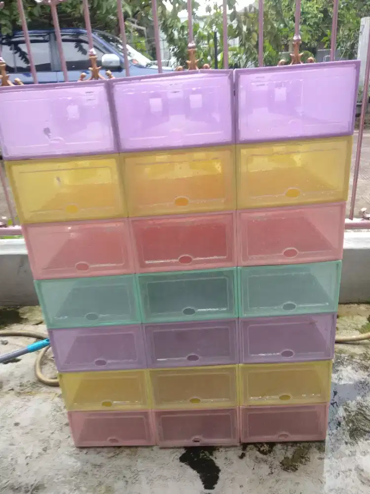 box sepatu transparan total 21 pcs