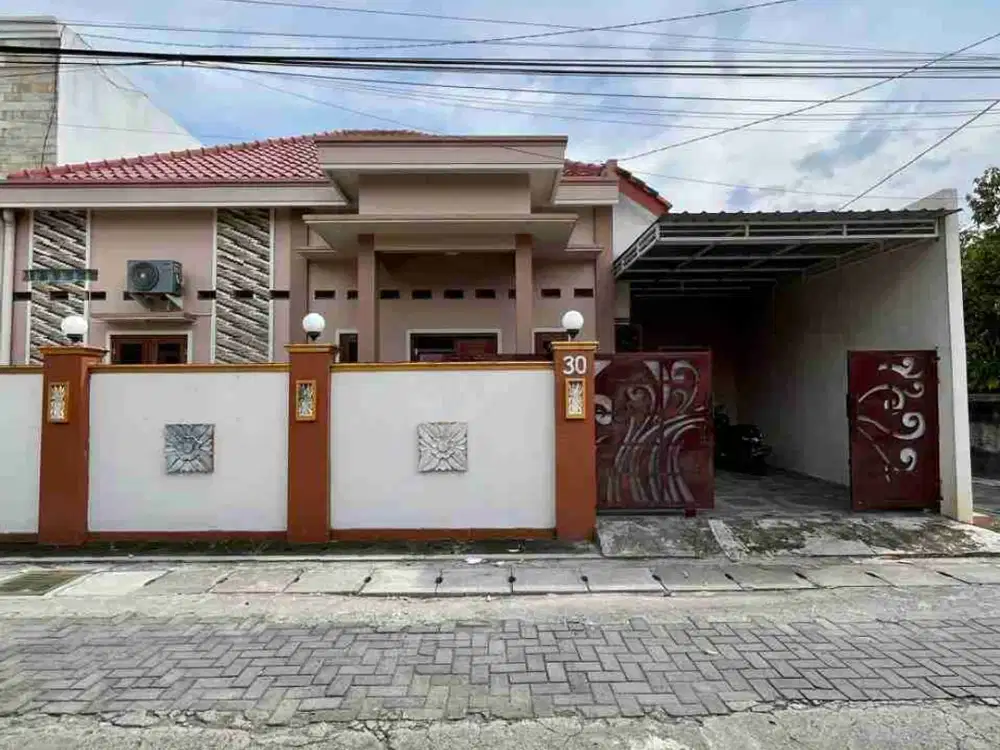 DIJUAL RUMAH CANTIK TIMUR RS WIROSABAN NITIKAN UMBULHARJO