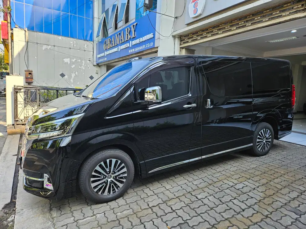 Toyota Granace Premium 2023 Seperti Baru