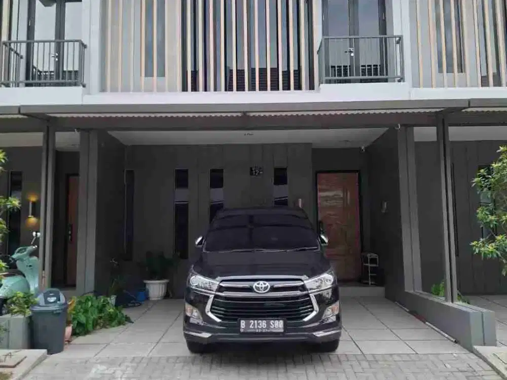 dijual rumah kondisi masih baru 2 lantai 4 kamar tidur lake view di grand wisata