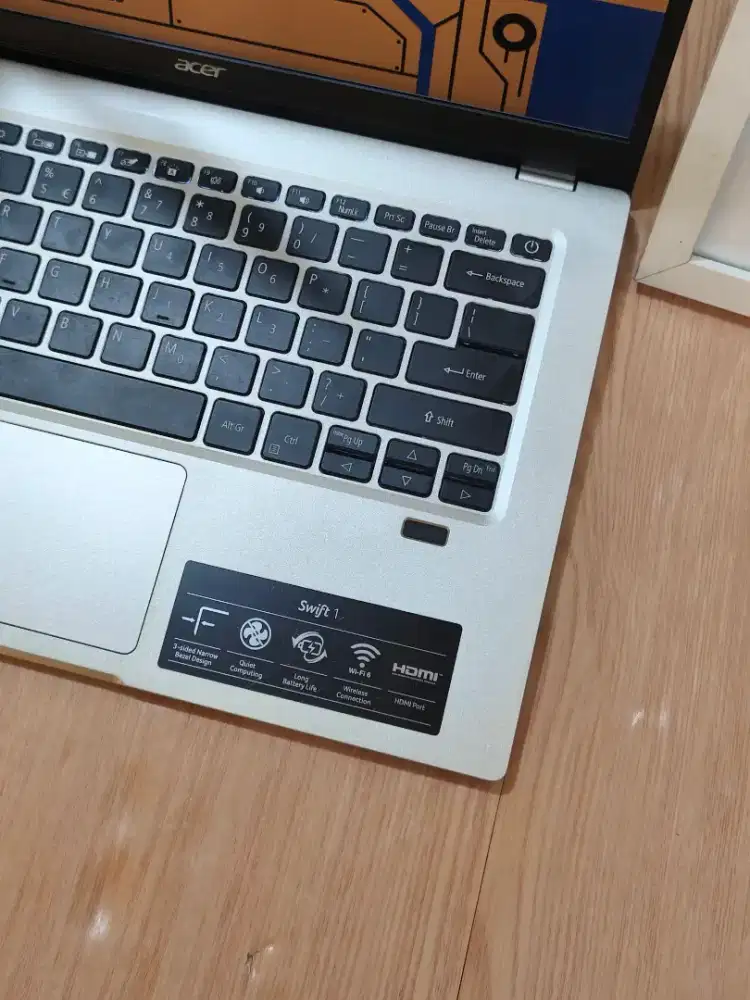 Laptop Acer Swift 1 Intel Pentium 6000 ram 4GB DDR4 SSD NVMe 512GB