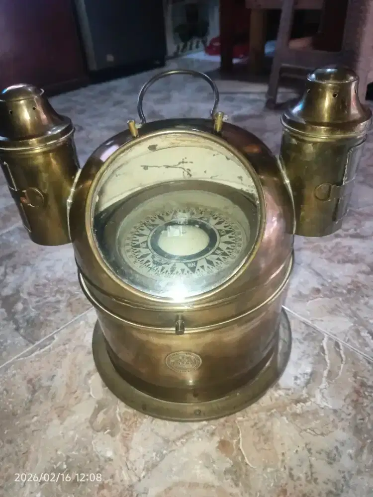 Kompas Kapal Antik