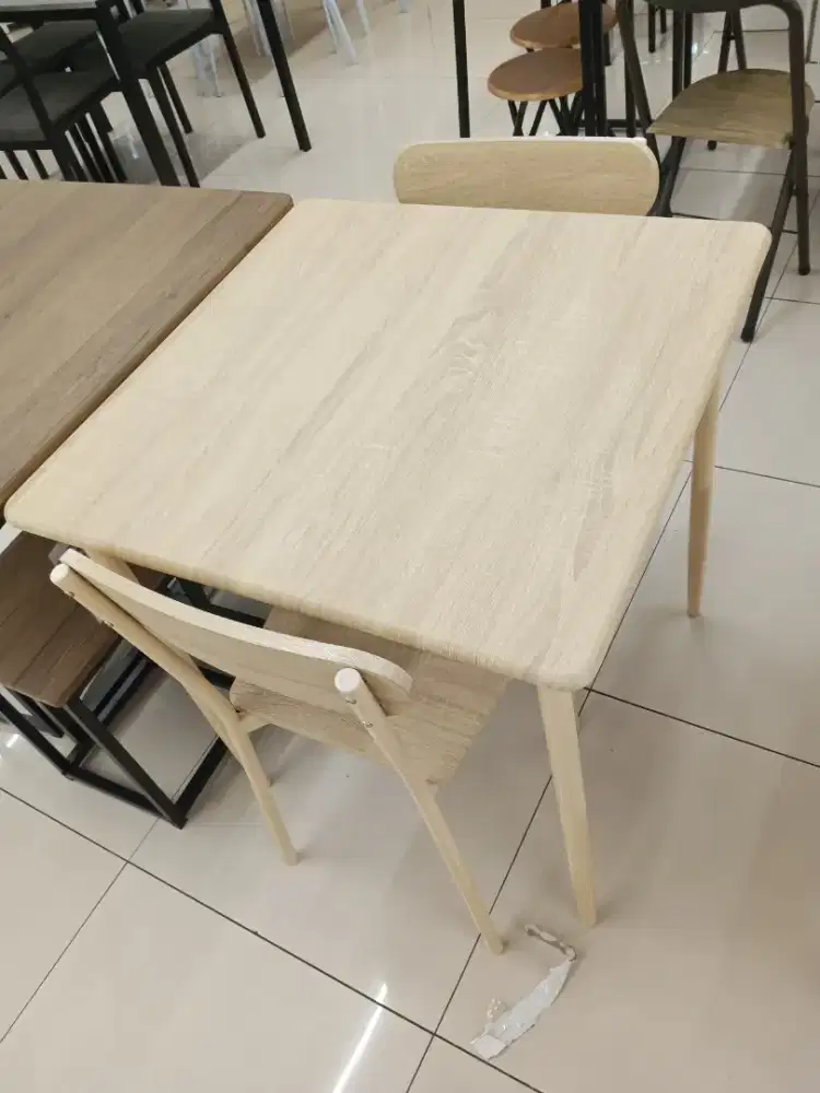 SET MEJA MAKAN MINIMALIS