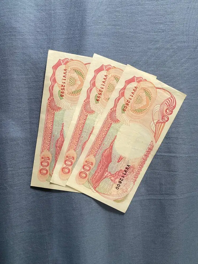 Uang kertas  kuno 100 rupiah Kapal Pinisi