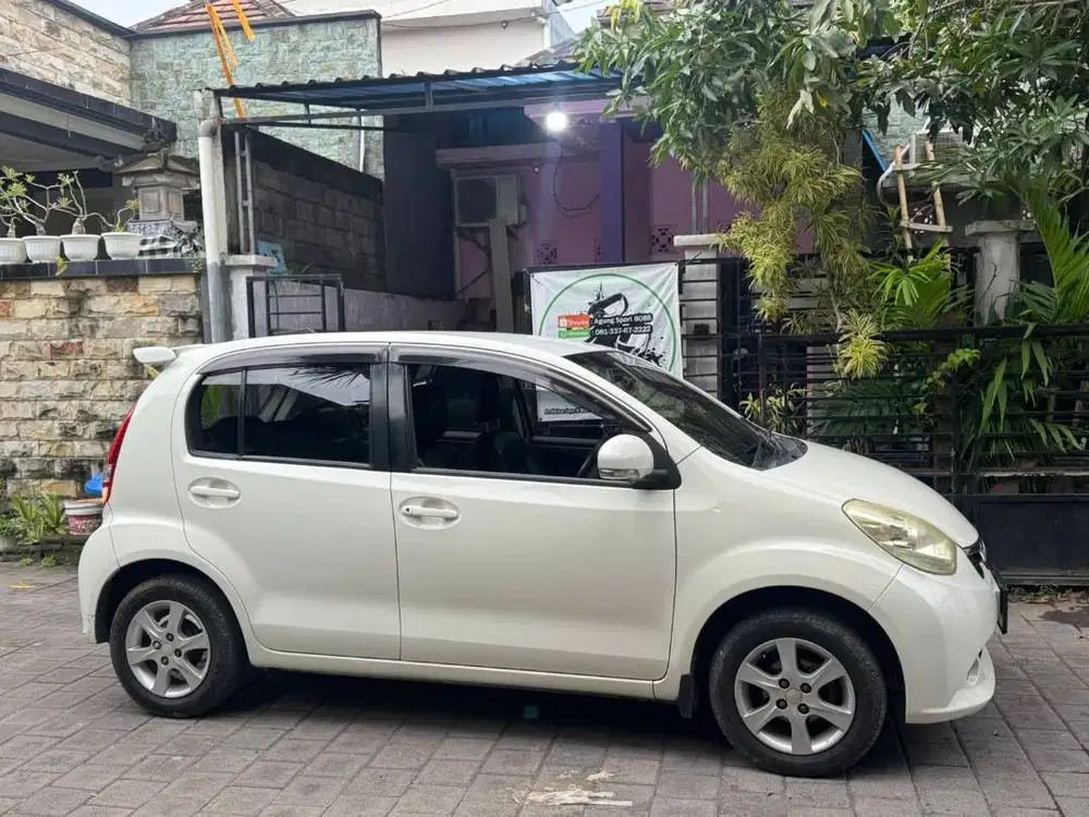 JUAL MOBIL PRIBADI DAIHATSU SIRION MATIC 2013