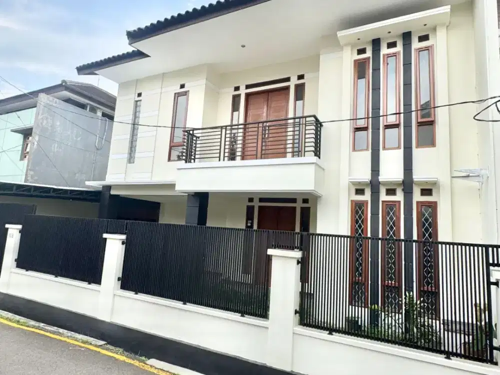 Dijual Rumah Mewah Siap Huni 2 Lantai di Turangga Lengkong Kota Bandung