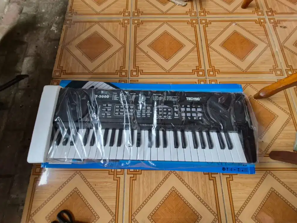 Keyboard piano T5000