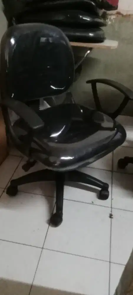 Kursi kantor murah naik turun