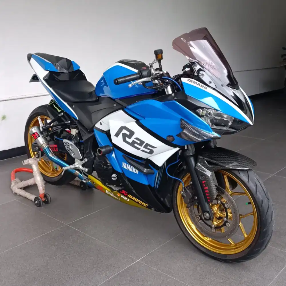 Yamaha YZF R25 Biru tahun pembuatan 2016 pemakaian 2017