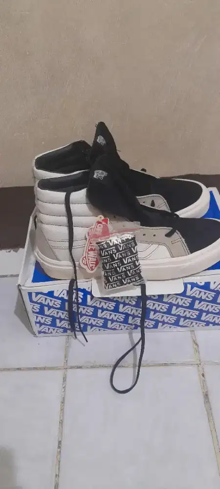 Jual sepatu  kondisi baru