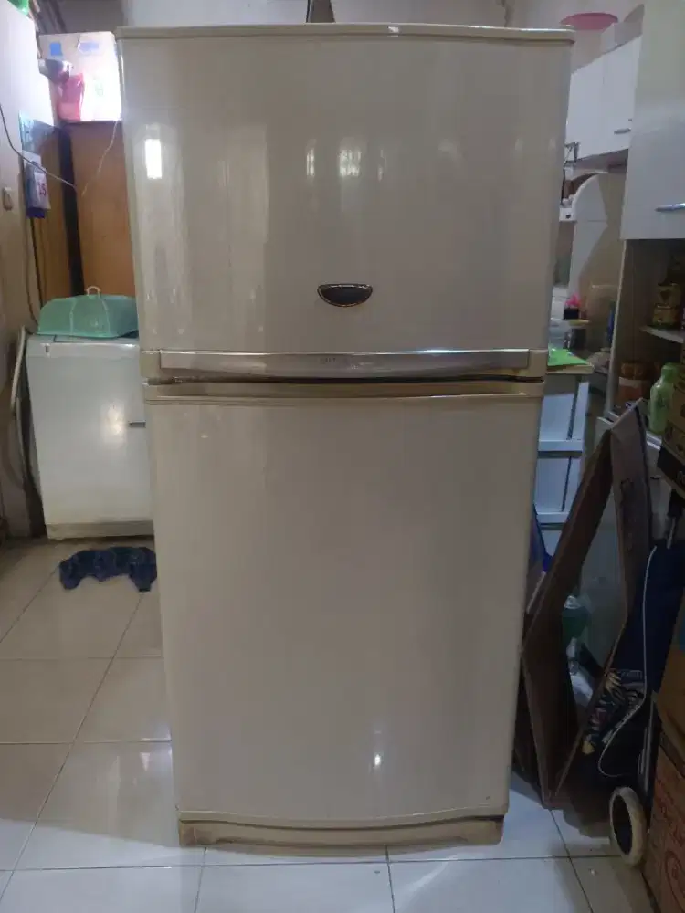 Kulkas Besar Jumbo 2 pintu Sharp Second